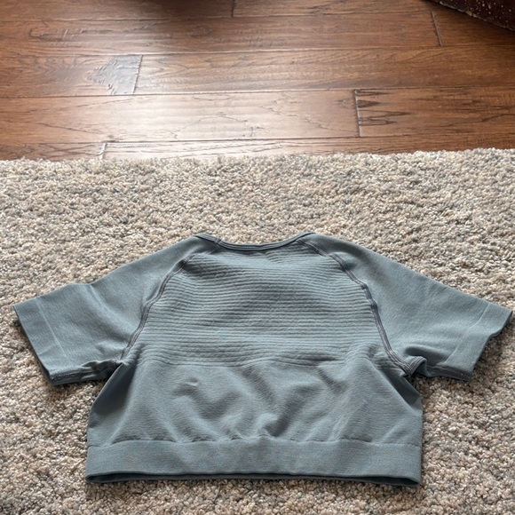 Alphalete Gray Crop Top - Picture 2 of 5